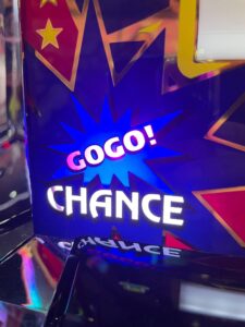 【悲報】パチンコ屋　ゴミども　たくさん並んでる